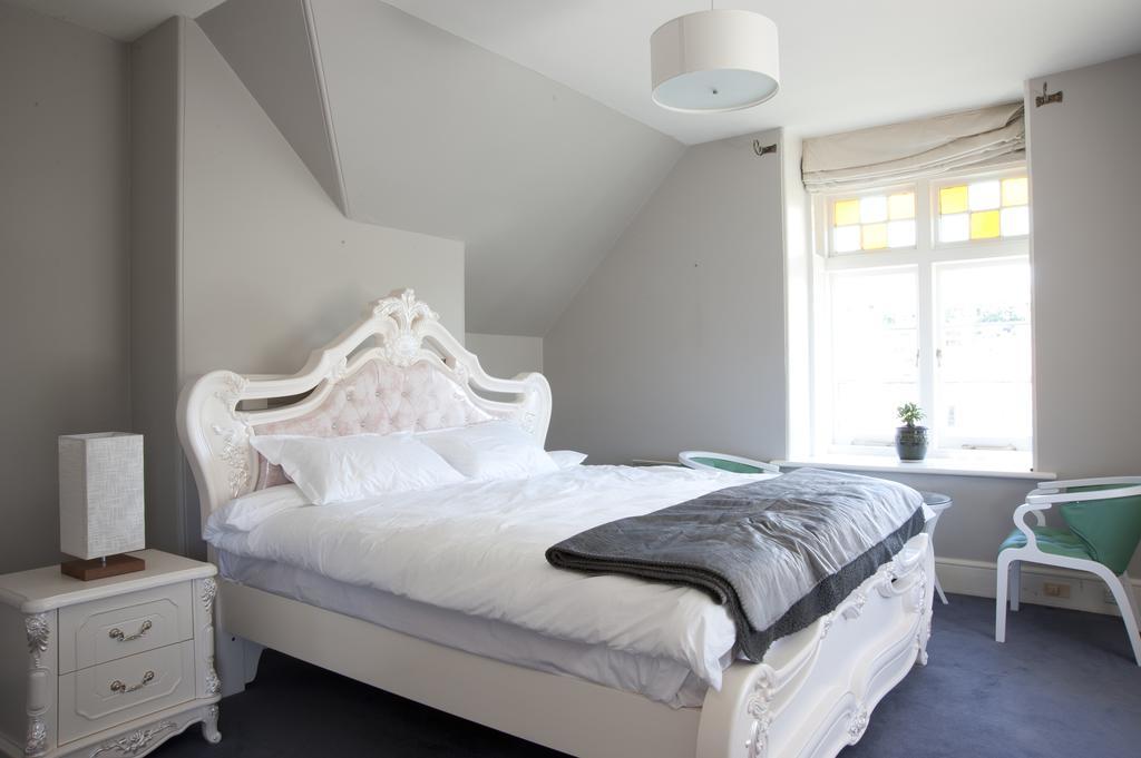 Queen Room with Shared Bathroom